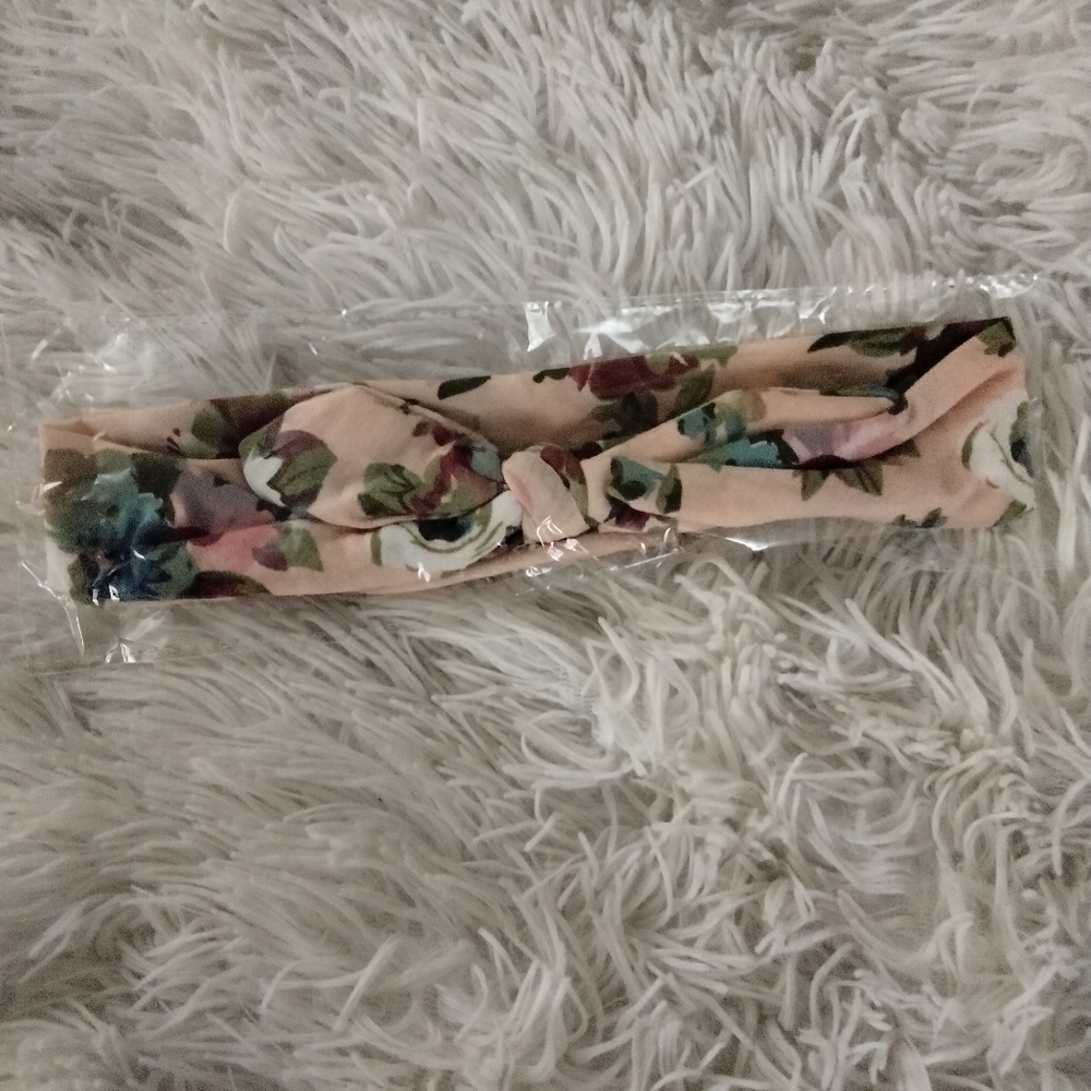 Rockability Headwrap - Picture 3 of 5
